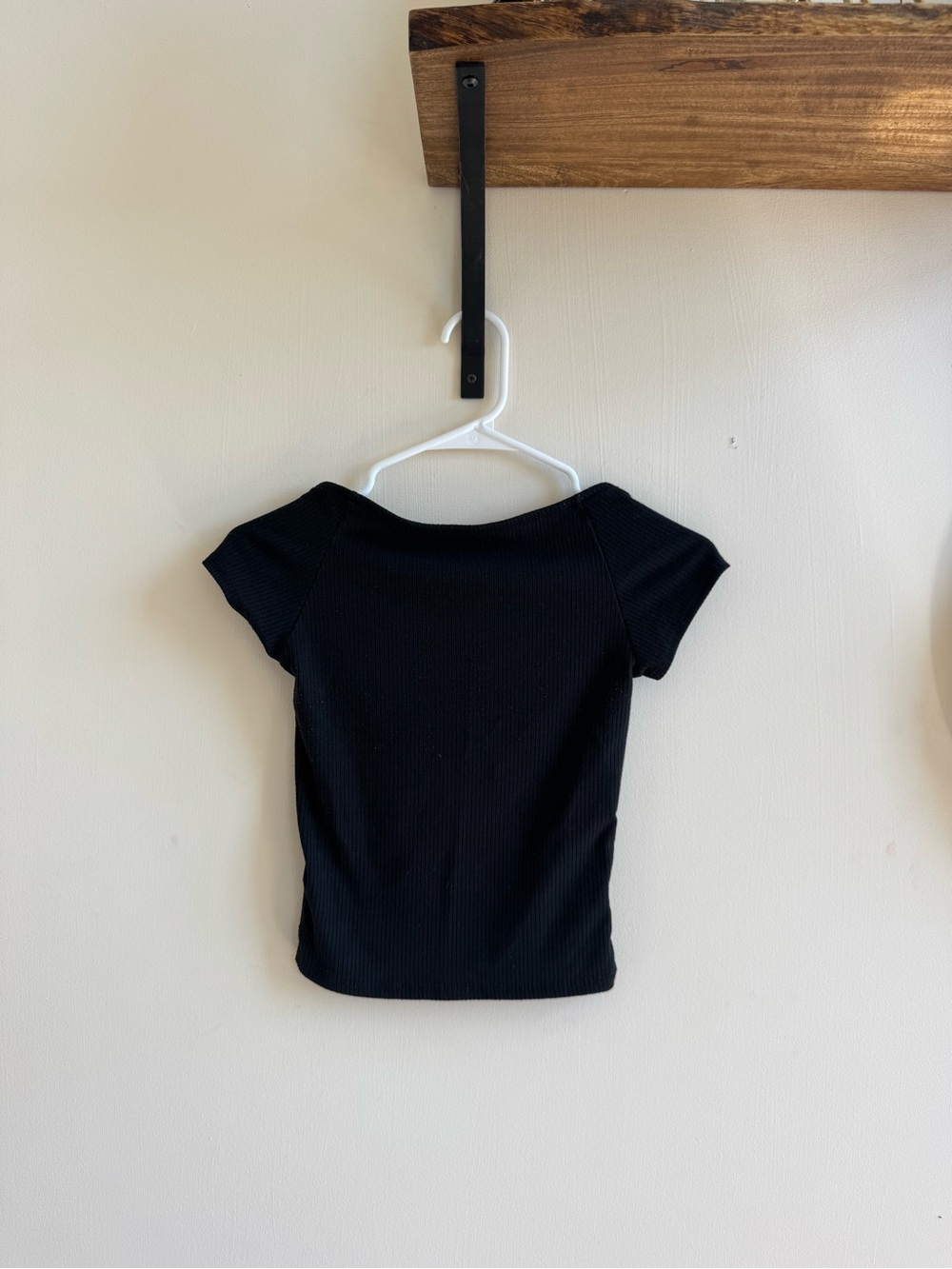 Urban Outfitters womens Black Ribbed Short Sleeve Baby Tee / Size S